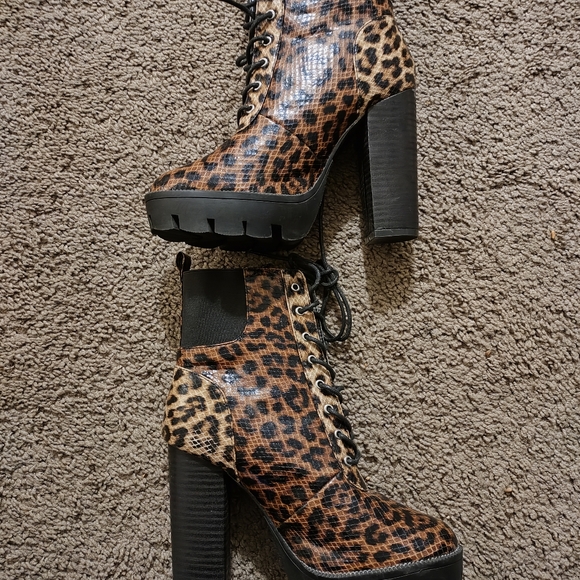 SO ME shiny leopard print ankle chunky heel boots - Picture 4 of 5